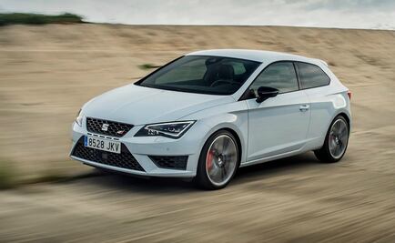 Un auto deportivo que te acerca a las pistas