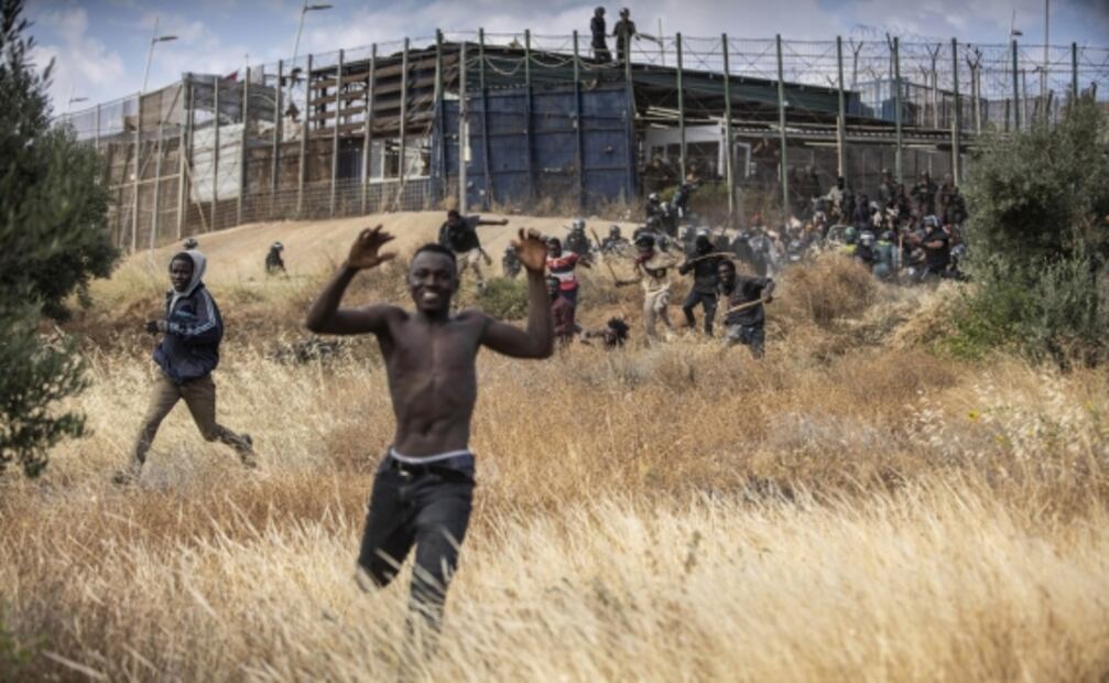 "Esto fue la guerra": presión migratoria desata choques con fuerzas policiales en Melilla, España