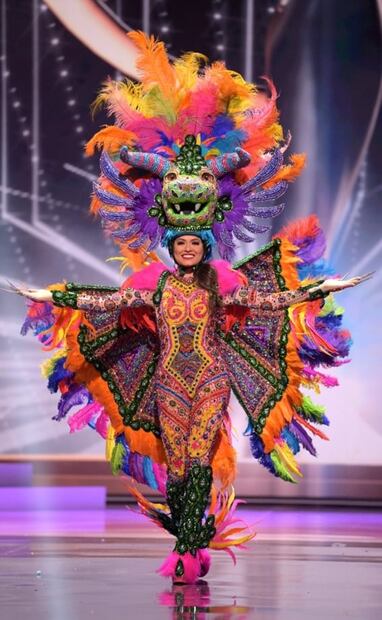 Andrea Meza tiene su primer día como reina de Miss Universo