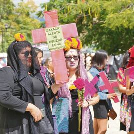 En Oaxaca y Sinaloa marchan contra violencia de género y feminicidios