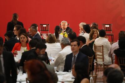 Agua de limón o de jamaica… el menú de la comida de AMLO con líderes sindicales