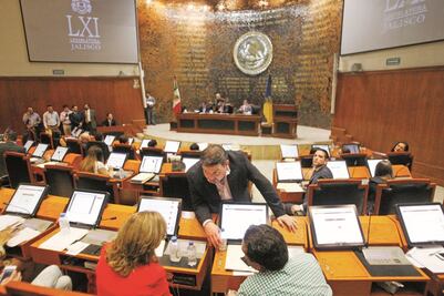 Avalan ayuntamientos eliminación del fuero en Jalisco