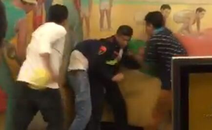 Agreden a policía bancario y a presunto ladrón en Metro Centro Médico