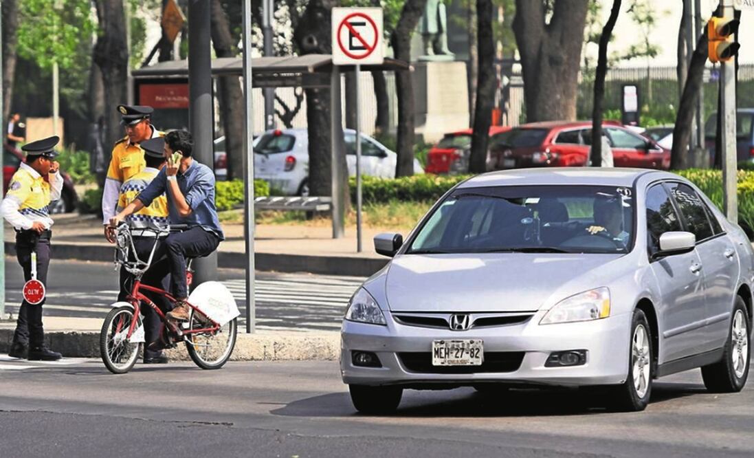 Revisa qué autos no circulan en la CDMX el 1° de enero 2025. Foto: Archivo / EL UNIVERSAL