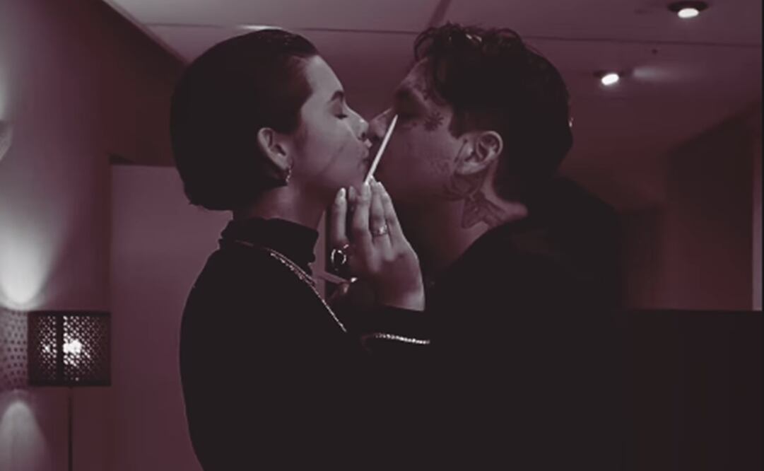 La pareja presume su romance en París. Foto: Instagram.