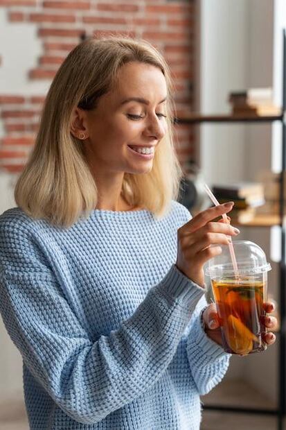 Con miles de sabores y combinaciones, el té invita a un mundo de descubrimiento. Fuente: Freepik.