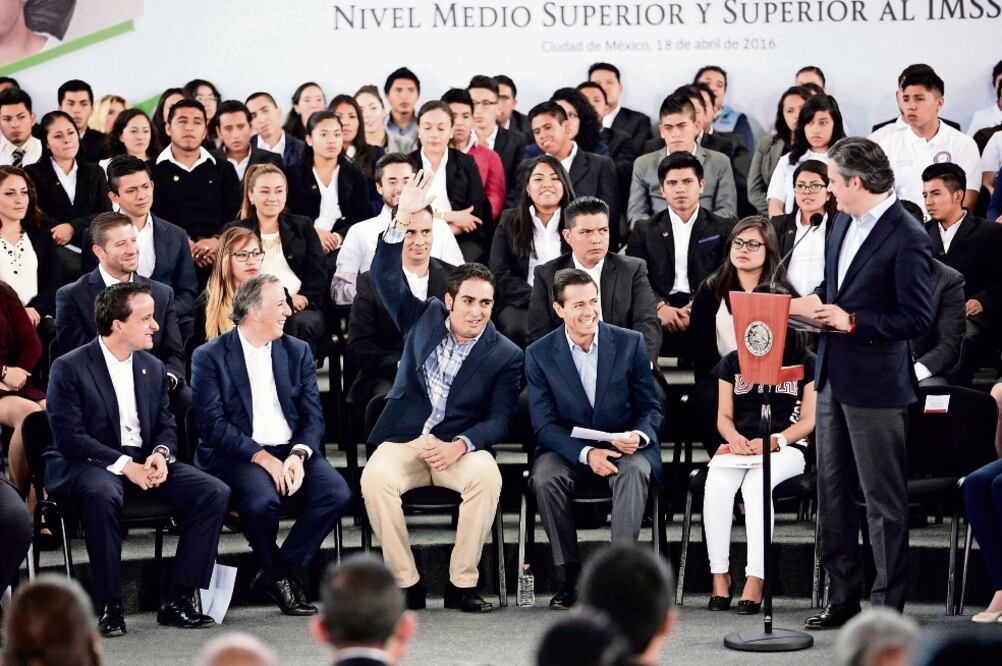 El presidente Enrique Peña Nieto instruyó a la Ssa, al IMSS y a la SEP coordinarse para llegar a la meta de afiliación de estudiantes (IVÁN STEPHENS. EL UNIVERSAL)