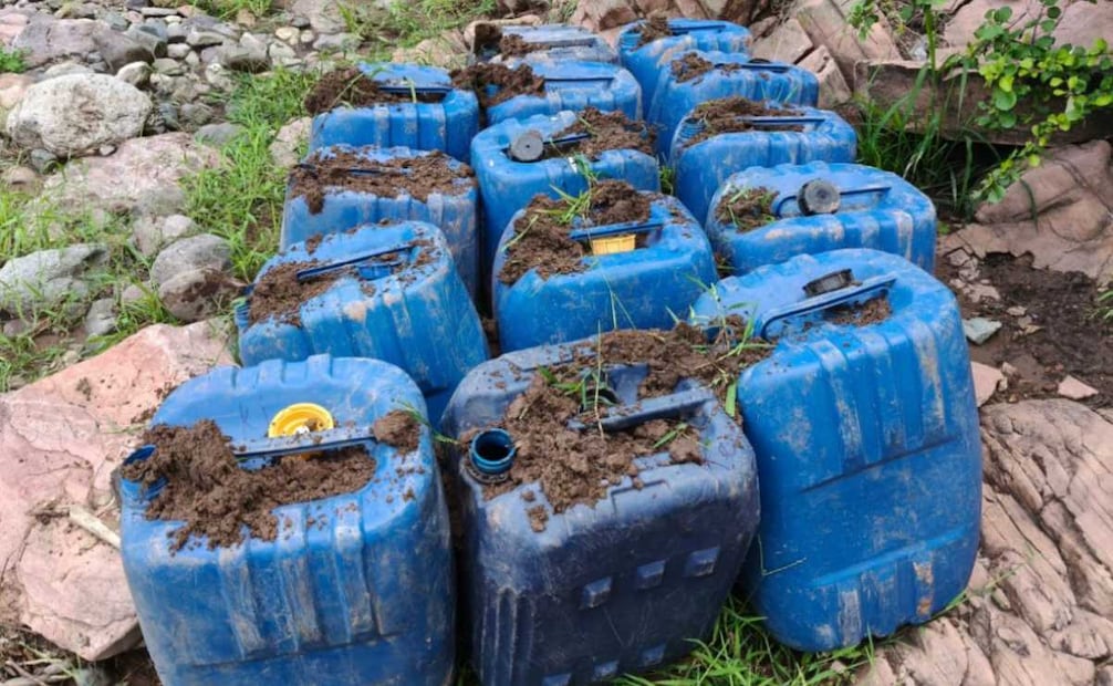 Aseguran más de tres mil litros de sustancias químicas en Sinaloa (24/08/2025). Foto: Especial
