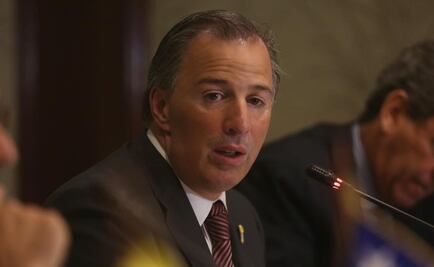 Meade se reúne con diputados del PRI