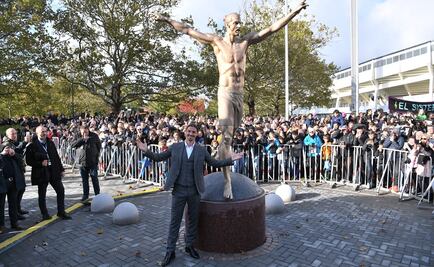 Inauguran espectacular estatua de Zlatan Ibrahimovic