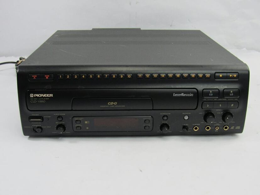 Los reproductores Laserdisc fueron una nueva consola a finales de los 80, que debutaron con "Tiburón", antes del DVD. Pese a la calidad de imagen, no fue un éxito comercial y hoy pocos la recuerdan. ESPECIAL.