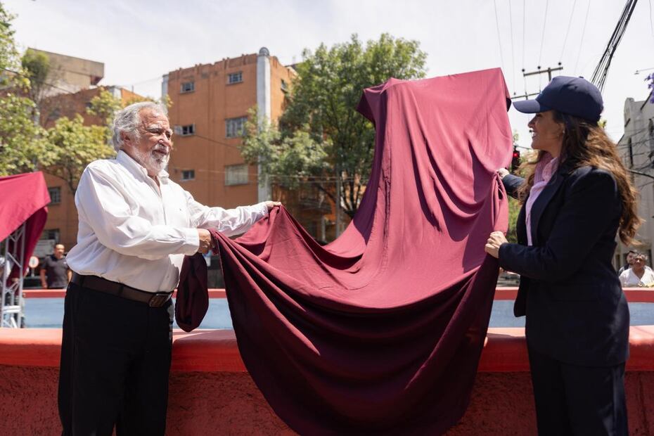 En la misma fuente de donde fue robada la pieza se encuentra otra escultura. Foto: Hugo Salvador/ EL UNIVERSAL