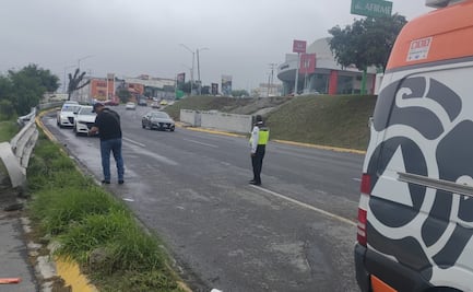 Choque deja cuatro militares lesionados en Monterrey, Nuevo León; vehículo se impactó contra un muro de contención