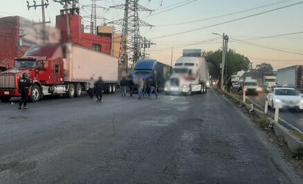 Transportistas bloquean parcialmente la México-Querétaro; prevén avanzar hacia el Zócalo de la CDMX