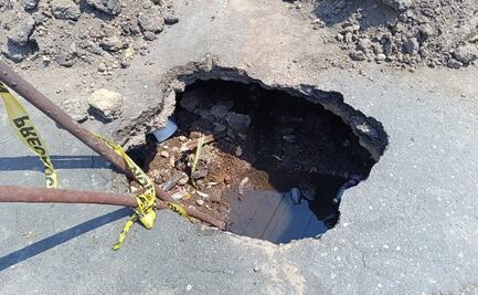 Fugas de agua potable en Ecatepec preocupa a vecinos; una provocó un socavón