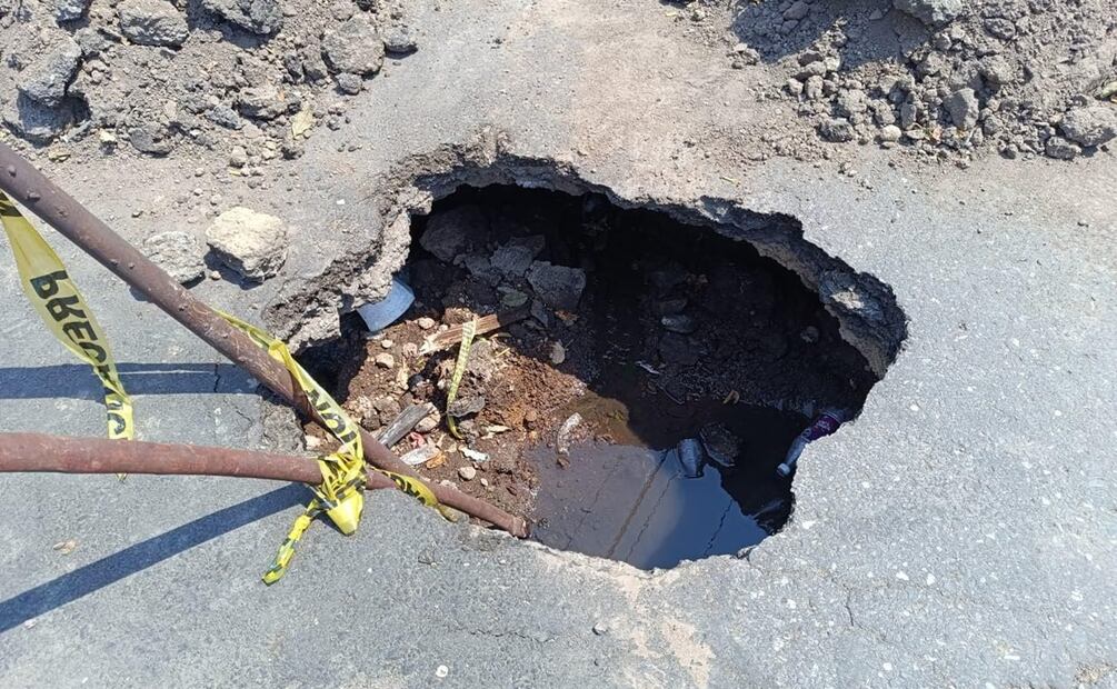 Fuga de agua en Ecatepec preocupa a vecinos. Foto: Especial