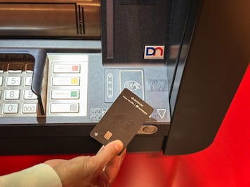 ¿Eres cliente Santander? ya podrás hacer retiros de efectivo sin contacto en sus cajeros