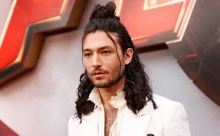 Con rotundo cambio de look, Erza Miller hace su primera aparición pública en la premier de "The Flash"