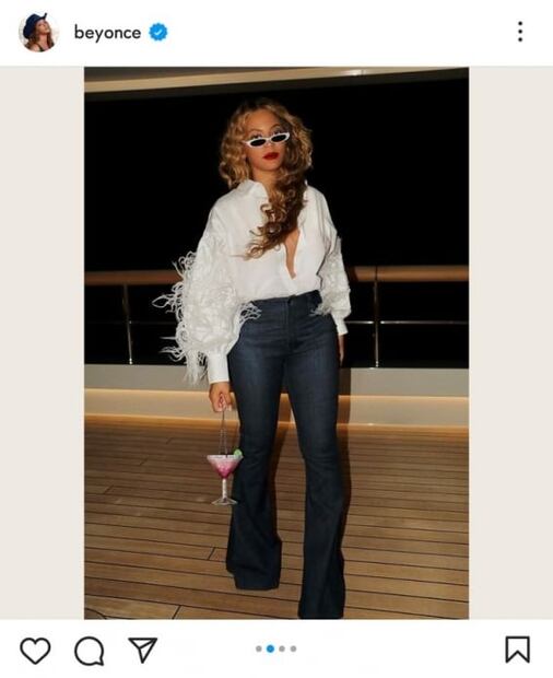 Beyoncé trae de regreso los jeans acampanados y te enseña cómo usarlos este 2021