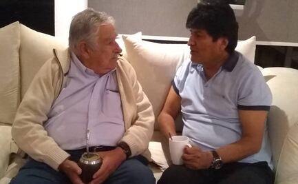 José Mujica se reúne con Evo Morales durante su visita a México
