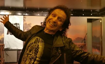 Alex Lora "embriaga" a sus fans con mezcal y tequila