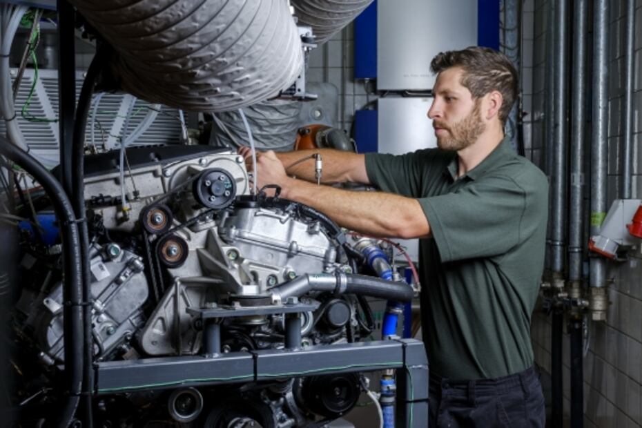 Lotus mejora sus cuarteles generales con una pista de carreras privada