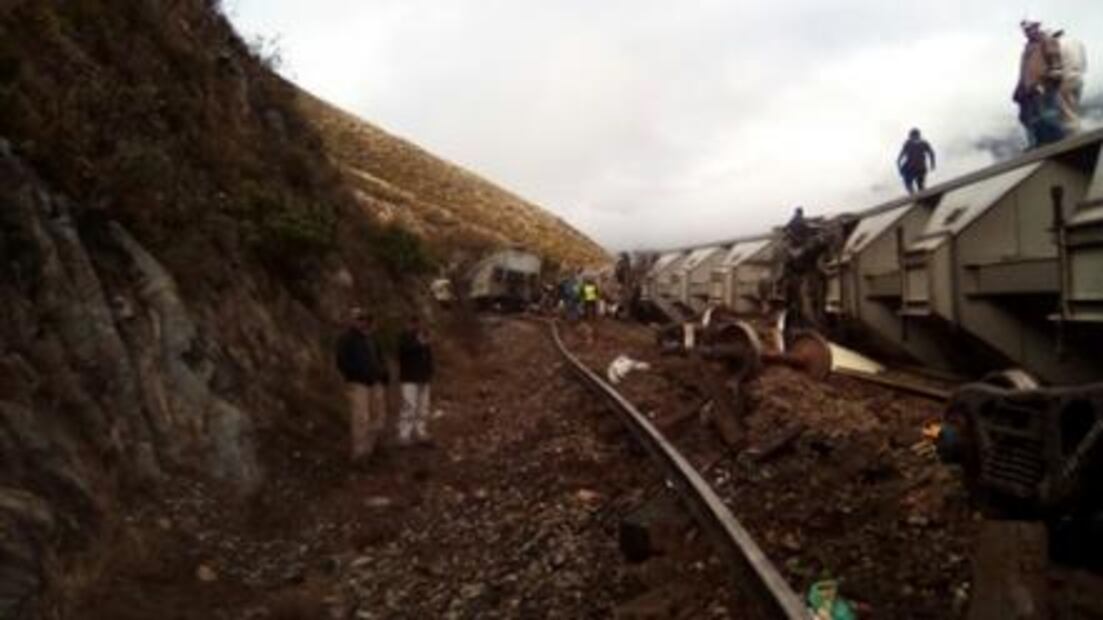 Descarrilan tren en Veracruz para robar mercancía