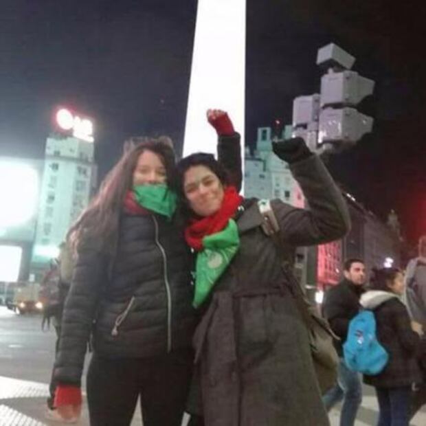 "¡Va a caer, va a caer, el patriarcado se va a caer!”, el grito fuera del Congreso argentino