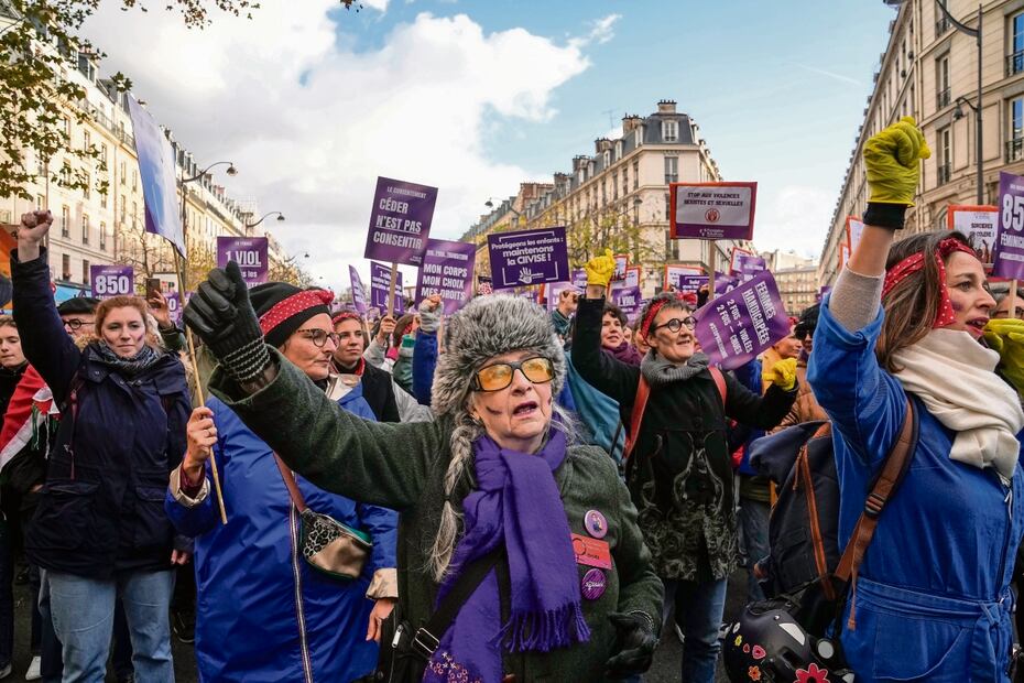 Miles marcharon en París para exigir medidas para prevenir la violencia contra las mujeres. Foto: Michel Euler | AP