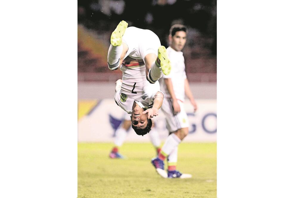 Uriel Antuna hizo un triplete y lo celebró (JEFFREY ARGUEDAS. EFE)