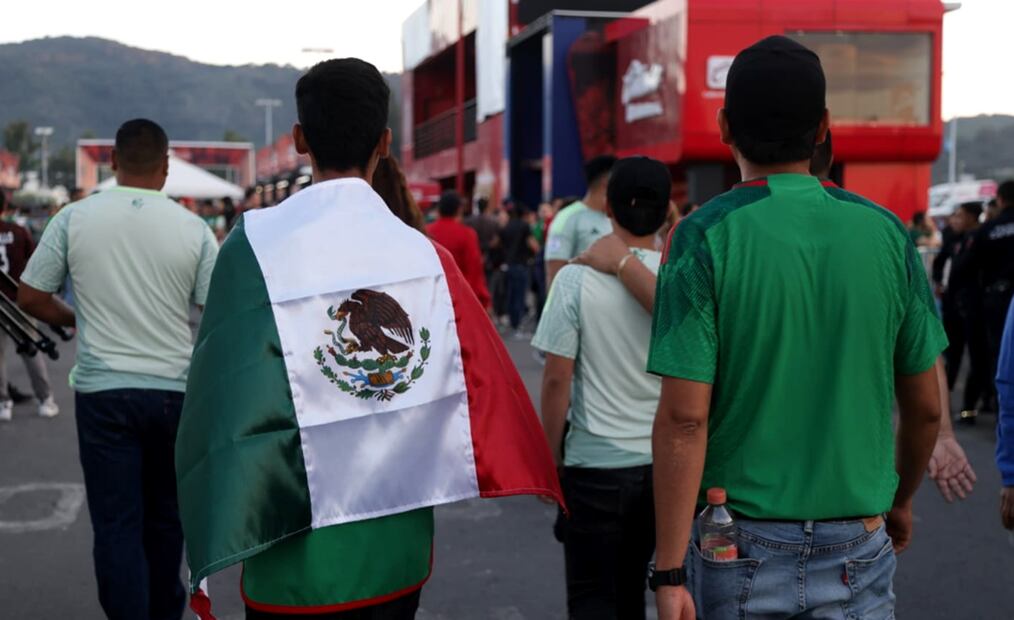 Desde temprana hora, la afición acudió al llamado para la despedida del volante en el México vs Estados Unidos. Foto: Carlos Mejía/EL UNIVERSAL