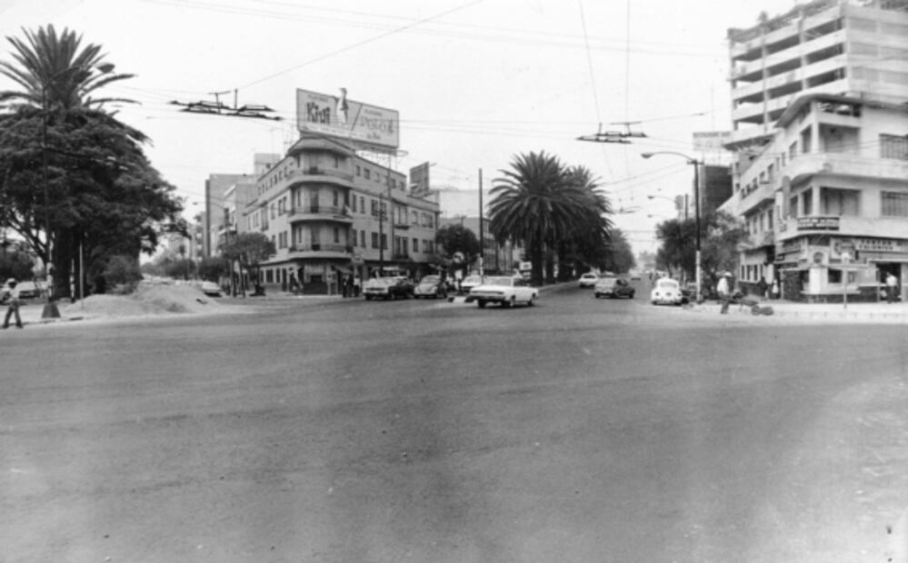 Imagen de la esquina de Xola y avenida Universidad en 1979. Foto: Colección Carlos Villasana.