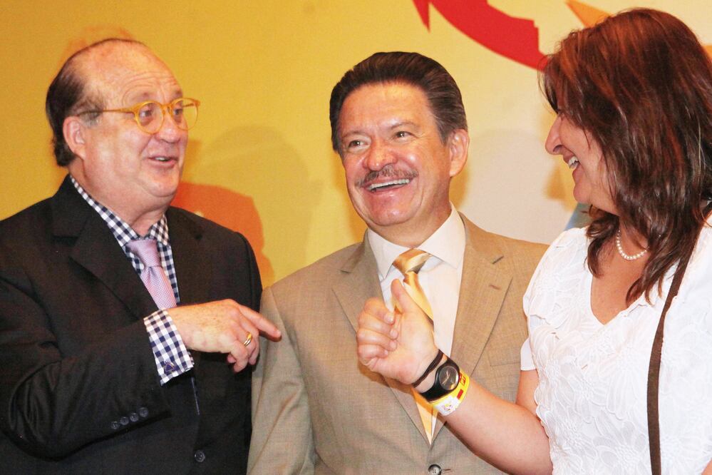 El gobernador de Morelos, Graco Ramírez, y el líder del PRD, Carlos Navarrete, dialogaron sobre las aspiraciones del primero a la Presidencia de la República durante el 21 Encuentro del Foro Internacional de Sao Paulo (LUCIA GODINEZ. EL UNIVERSAL)