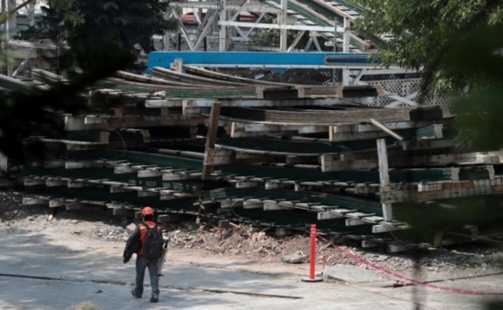 Desmantelamiento de la montaña rusa en Chapultepec se encuentra en primera fase: Sedema