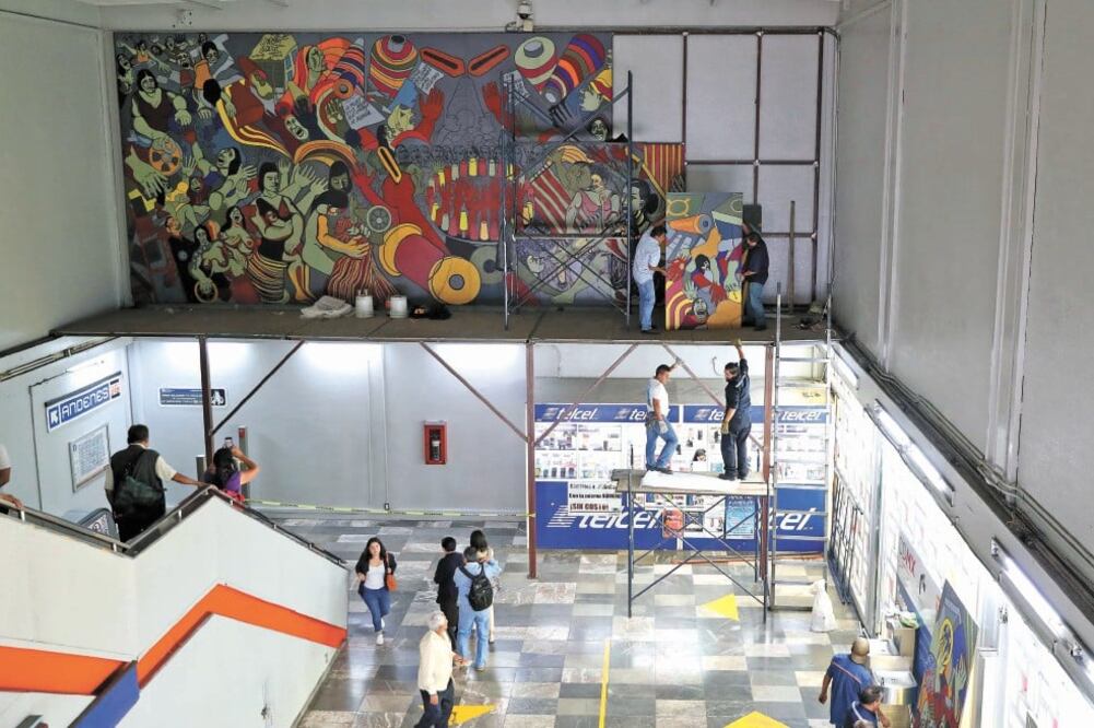 Las piezas que conforman el trabajo del muralista mexicano, en memoria de las trabajadoras que quedaron bajo los escombros, fueron colocadas ayer. Foto: VALENTE ROSAS EL UNIVERSAL