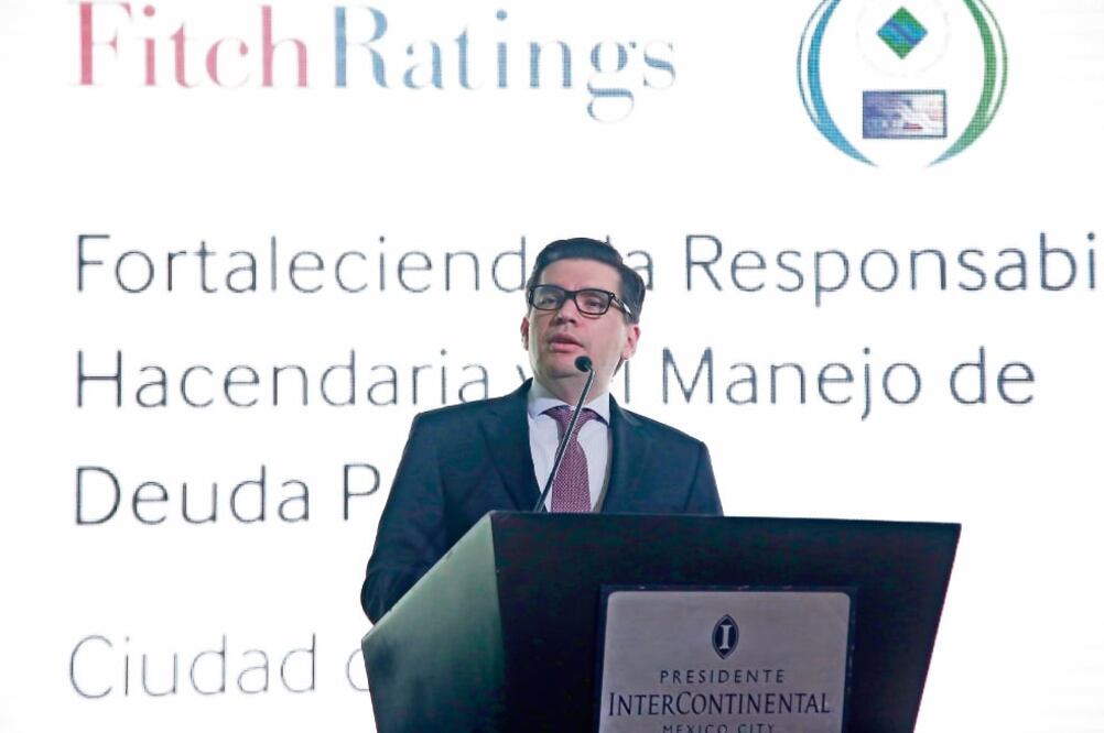El subsecretario de Hacienda, Fernando Aportela, aseguró que con los 265 mil millones de dólares de blindaje ante eventualidades externas se pueden pagar casi 39 veces los intereses de la deuda (ALEJANDRA LEYVA. EL UNIVERSAL)