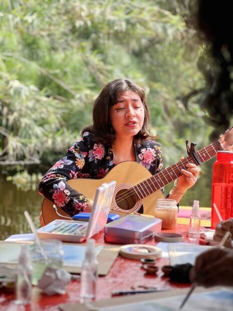 Paseo y taller de acuarela a bordo de una trajinera en Xochimilco