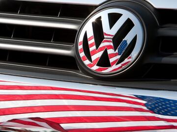 VW pasa del escándalo a la disputa con proveedores
