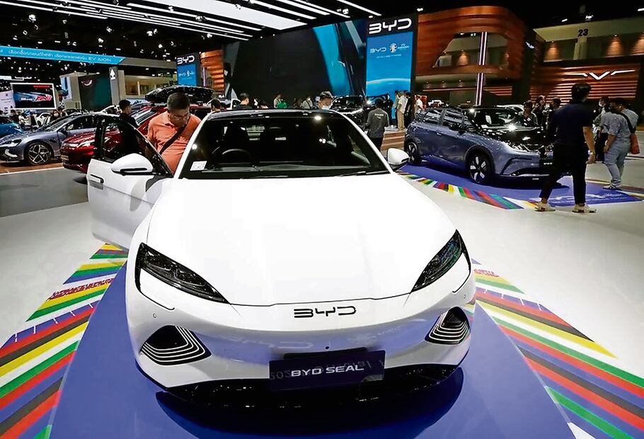 BYD, que vendió 2.26 millones de vehículos el año pasado, es ahora el mayor fabricante de vehículos eléctricos. Foto: EFE