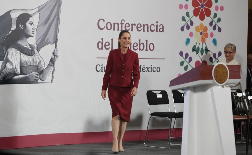 Luego que ayer se cumplieron siete años del triunfo electoral presidencial de Andrés Manuel López Obrador, Sheinbaum Pardo señaló que a su gobierno le toca avanzar y consolidar la transformación para el bienestar de todas y todos los mexicanos. Foto: Carlos Mejía / EL UNIVERSAL