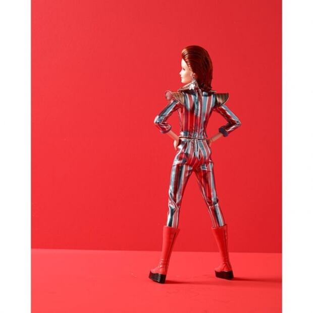 Barbie lanza una muñeca en honor a David Bowie