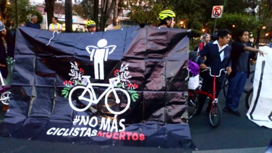 Ciclistas protestan en División del Norte; exigen ciclovía señalizada