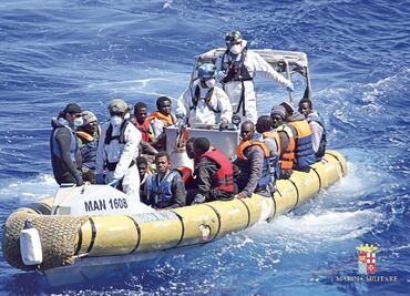 Italia rescata a más de 2 mil personas en el Mediterráneo