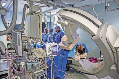 Ofrecen equipo médico de vanguardia al sector público