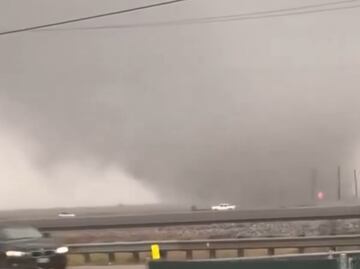 Indagan posible tornado en Texas; existe la posibilidad de tormentas severas