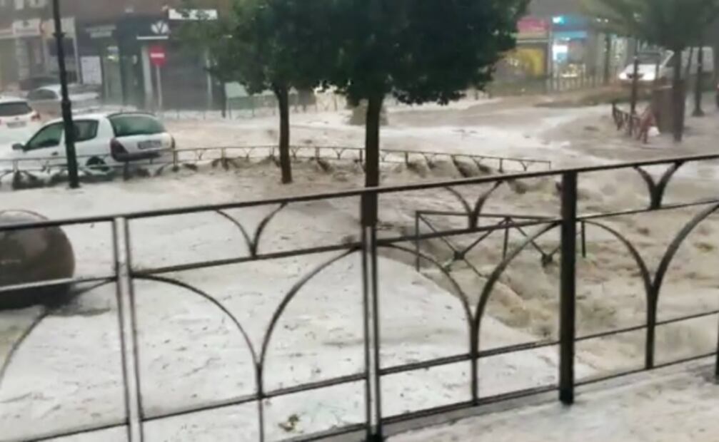 Tormentas con granizo paralizan carreteras y Metro de Madrid