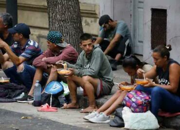 Gobierno de Milei asegura que pobreza en Argentina bajó 38.9%; asegura es por implementación de políticas económicas