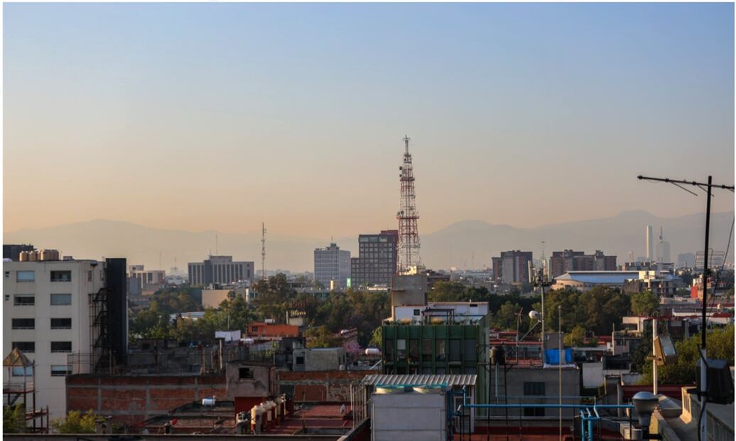Pese a la activación de contingencia ambiental, la Ciudad de México amanece con contaminación y tráfico vehicular, el 27 de febrero de 2025. Foto: Axel Sánchez/EL UNIVERSAL