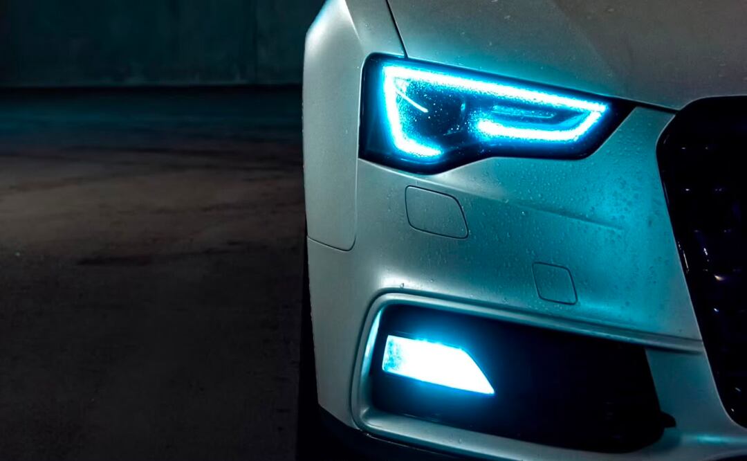 El Reglamento de Tránsito de la CDMX prohíbe algunos accesorios y modificaciones en un auto, incluyendo cierto tipo de luces. Foto: Unsplash