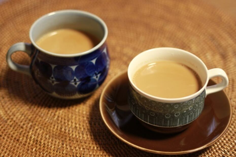 Disfruta de un rico café lechero en casa